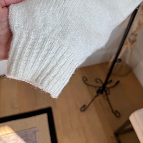 Anthropologie Pilcro Creamy Soft Dolman Sleeve Cropped Crewneck Pullover Sweater - Picture 9 of 13